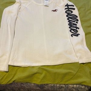 Hollister Long Sleeve Tee (Brand New) Size S